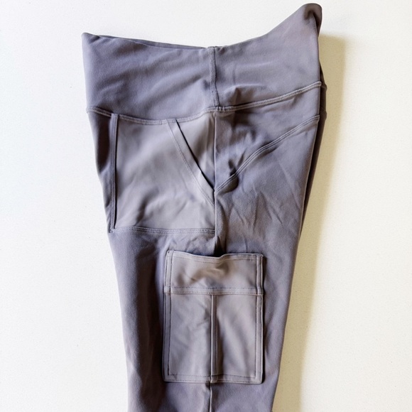 ALO High Waist Cargo Leggings - Picture 5 of 10